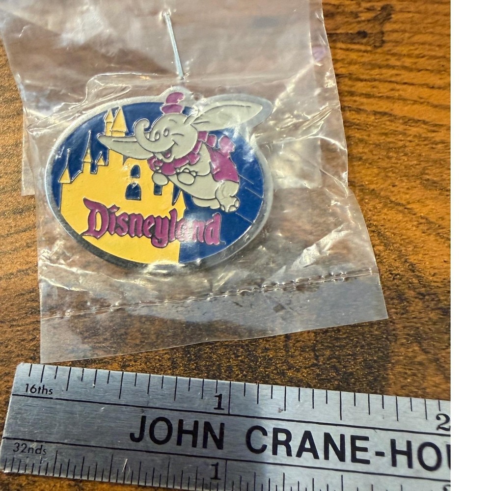 1997 Disneyland Dumbo Pin Flying Elephant over Sleeping Beauty Castle Vintage